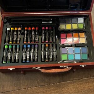 Professional Art Set with Assorted Colors